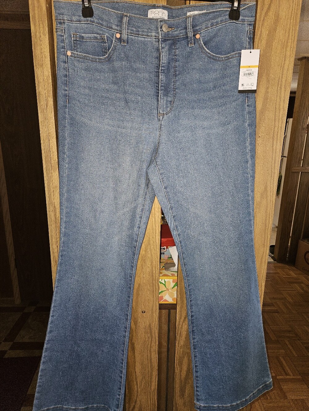 NWT Sofia by Sofia Vergara Sz 14 Melisa Flare High Rise Jeans - Picture 2 of 5